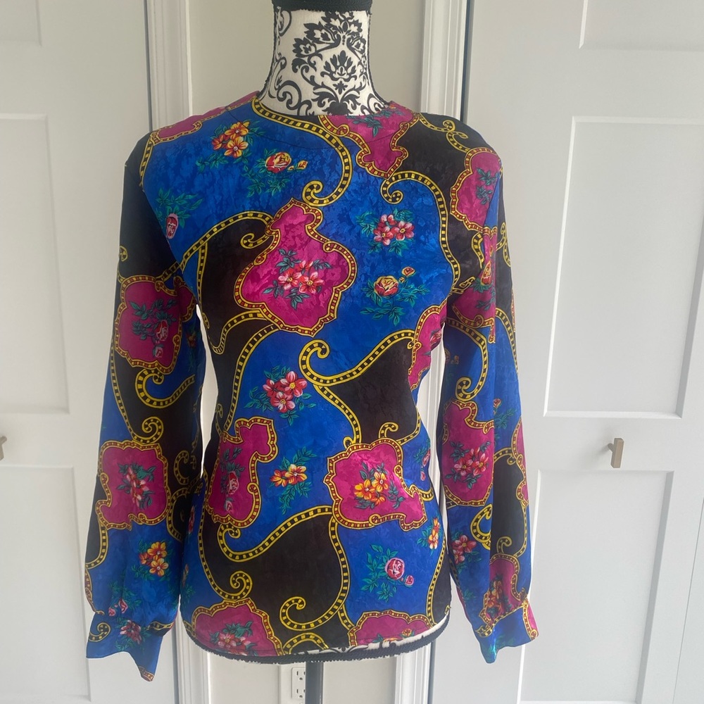 Blouse size 6